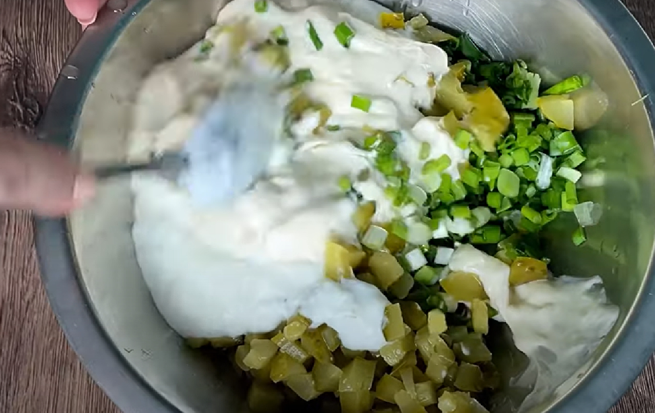 Літні бургери з капустою замість хліба: рецепт легких стейків з капусти і фаршу